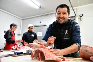 Christophe Ip Yan Fat, artisan boucher à Brive (Corrèze), est champion d'Europe de sa discipline