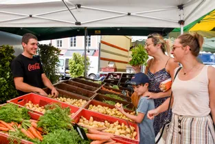 A Issoire (Puy-de-Dôme), les saveurs se mélangent le samedi matin, lors du marché