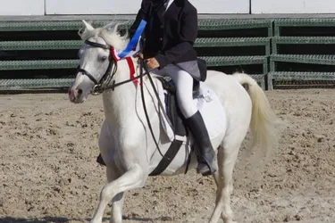Anaïs Petit, neuf ans, a décroché une dixième place aux championnats de France de poneys