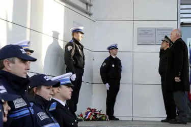 Depuis les attentats, les policiers reçoivent des marques inédites de sympathie et de reconnaissance