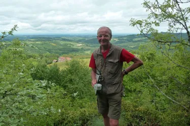 Le généticien qui traverse la France à pied était, hier, de passage en Montagne bourbonnaise