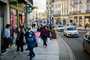 Dans les commerces du centre-ville de Montluçon (Allier), les clients ont été au rendez-vous en décembre