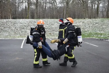 A Viscomtat (Puy-de-Dôme), une vingtaine d'adolescents suivent la formation de JSP pour devenir pompier : "Ça transforme les jeunes"