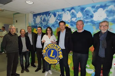 Le Lions Club remet 1.500 € au service pédiatrie de l’hôpital