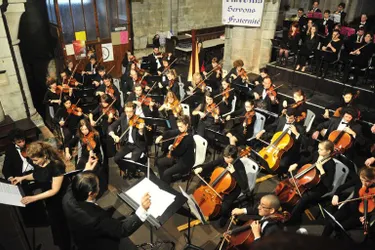 La commune d’Herment a reçu, hier, l’orchestre Sostenuto pour la tournée Par Monts et par Dômes