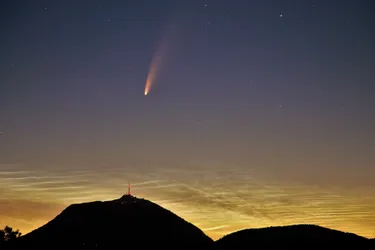 La « comète de la décennie » photographiée dans le ciel du Puy-de-Dôme