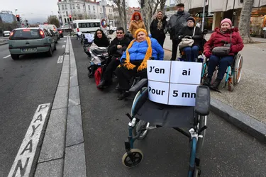 Places de parking pour handicapés à Clermont-Ferrand : le ras-le-bol d'APF France Handicap