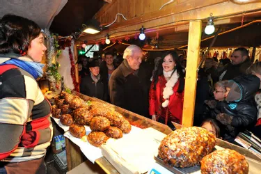 Douchka inaugure le marché de Noël de Montluçon