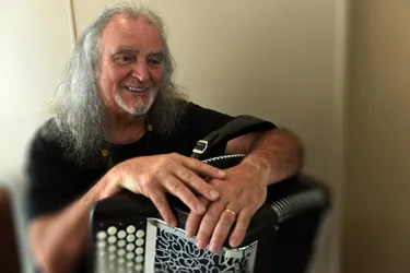 "Barbara m'a appris la vie " : ancien accordéoniste et compagnon de la dame en noir, Roland Romanelli raconte