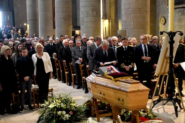 La foule aux obsèques de l'ancien maire de Brive Bernard Murat