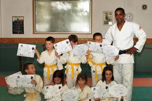 Les jeunes judokas ont changé de ceintures