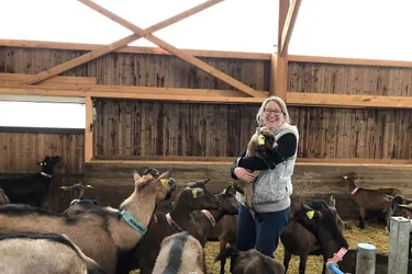 Reconversion professionnelle : elle ouvre une chèvrerie