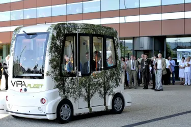 Une voiture intelligente au CHU Estaing pour transporter les patients