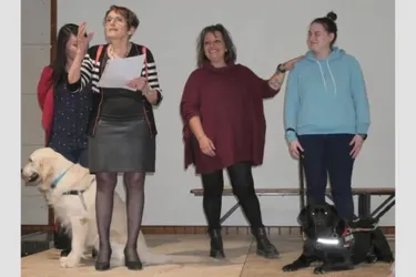 Mélina et Romy, ambassadrices des Quatre A et de l'école de chien-guide de Sermentizon