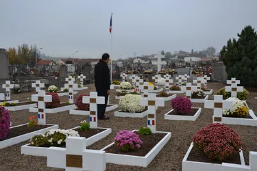 Les quarante-neuf croix du carré militaire d'Issoire livrent leur Histoire