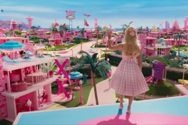 Sur le tournage de Barbie, des infos exclusives d'Emma Mackey