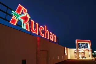 Auchan annonce la suppression de 517 emplois pour « transformer son modèle », les magasins épargnés