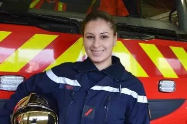 Houdda Akouche, 23 ans, est sapeur-pompier volontaire au centre de secours de Thiers