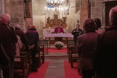 Des ossements humains découverts sous l'autel de l'église de Sérilhac en Corrèze
