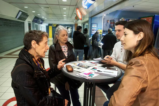 Clermont-Ferrand : la galerie commerciale comme  seul lieu de rencontre  des habitants du quartier  de la Croix-de-Neyrat - La Montagne