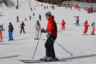 « Il ne faut pas se leurrer, on va skier avec les masques » selon le directeur de la station de Super Besse (Puy-de-Dôme)