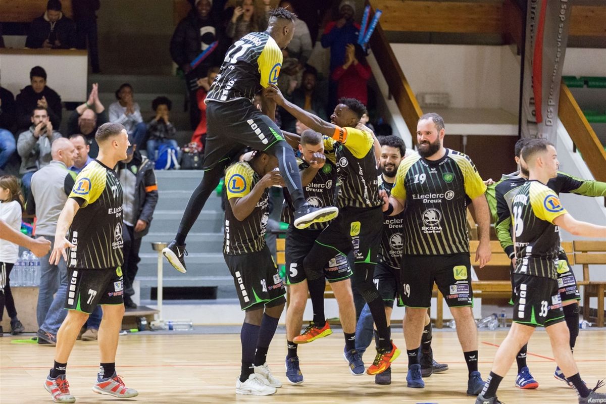vap handball Eight students face expulsion after confiscated vapes test positive for THC