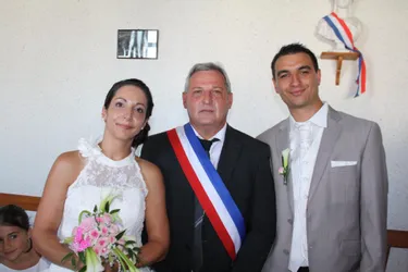 Pour son premier mariage, le maire marie sa fille