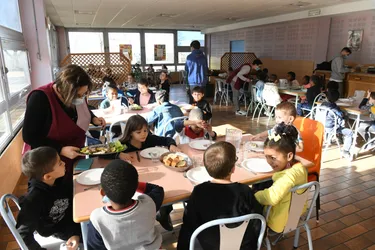 Covid-19 : les cantines scolaires de l'agglomération de Moulins s’adaptent aux mesures sanitaires