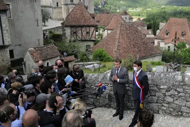 Macron lance son « tour de France » sur fond de présidentielle