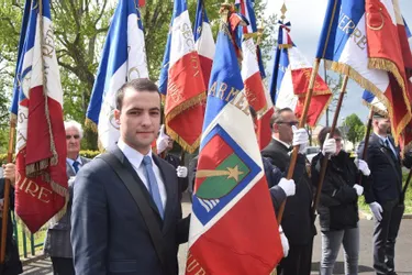 À 19 ans, l’Issoirien Rémy Coston porte le drapeau Rhin et Danube lors des commémorations