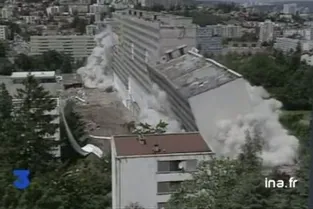 En l'an 2000, une autre "Muraille de Chine" disparaissait, à Saint-Etienne