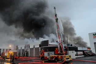 Un violent incendie ravage l'entreprise Rouchy à Clermont-Ferrand