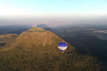 L'AOP bleu d'Auvergne lance une montgolfière à ses couleurs