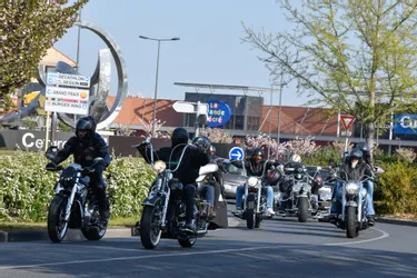 Pourquoi un convoi de près de cinquante bikers a-t-il traversé Montluçon (Allier) ce samedi 24 avril ?