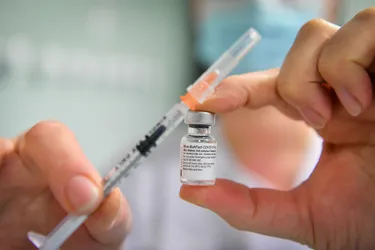 Vaccin : BioNTech estime pouvoir fabriquer deux milliards de doses