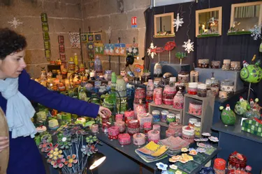 Le marché artisanal de Noël d'Issoire se poursuit