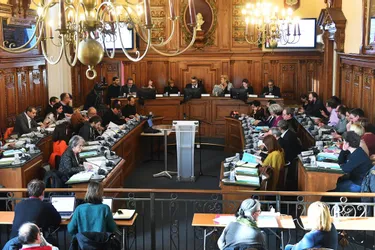 Limiter les dépenses de fonctionnement ? Les élus de la majorité de Clermont-Ferrand vent debout contre le pacte de Cahors