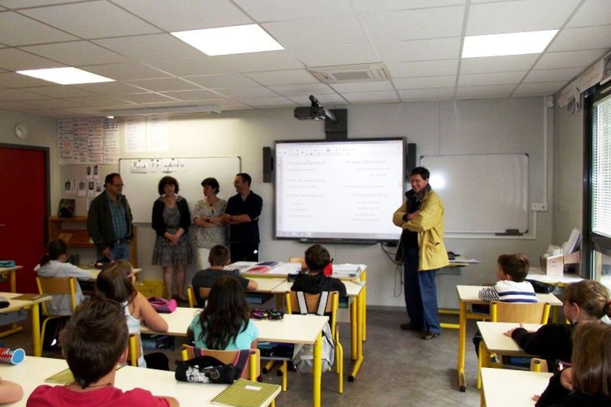 Un tableau informatique à l'école - La Montagne