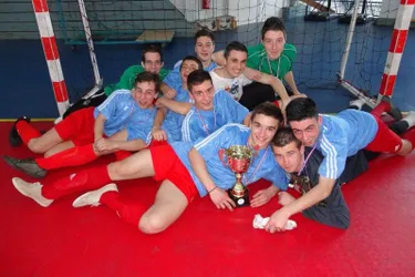 Les élèves du lycée Saint-Julien ont décroché le titre régional après avoir gagné leurs trois matchs