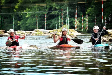 Kayak : les slalomeurs dans la vallée du Cher