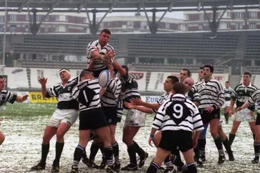 En 1996, le CA Brive remporte le Challenge Yves-du-Manoir face à Pau (12-6)