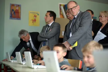 Le préfet de Région a découvert la réforme des rythmes scolaires imaginée à Celles-sur-Durolle