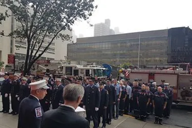 Cinq pompiers à New York