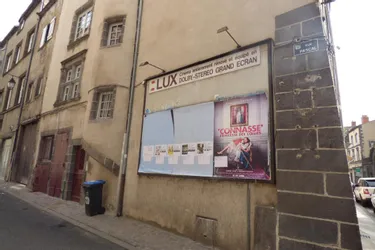 Le cinéma "Le Lux" est fermé depuis fin juin, mais Patrick Christophe assure qu'il rouvrira en septembre
