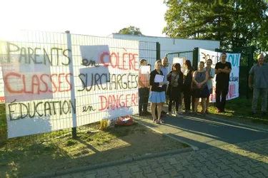 Ils dénoncent "des classes surchargées" : les parents d'élèves de Pierre-Brossolette toujours mobilisés à Riom