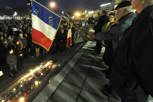 Le propos syndical parfois mal perçu lors de l'hommage aux victimes des attentats de Paris