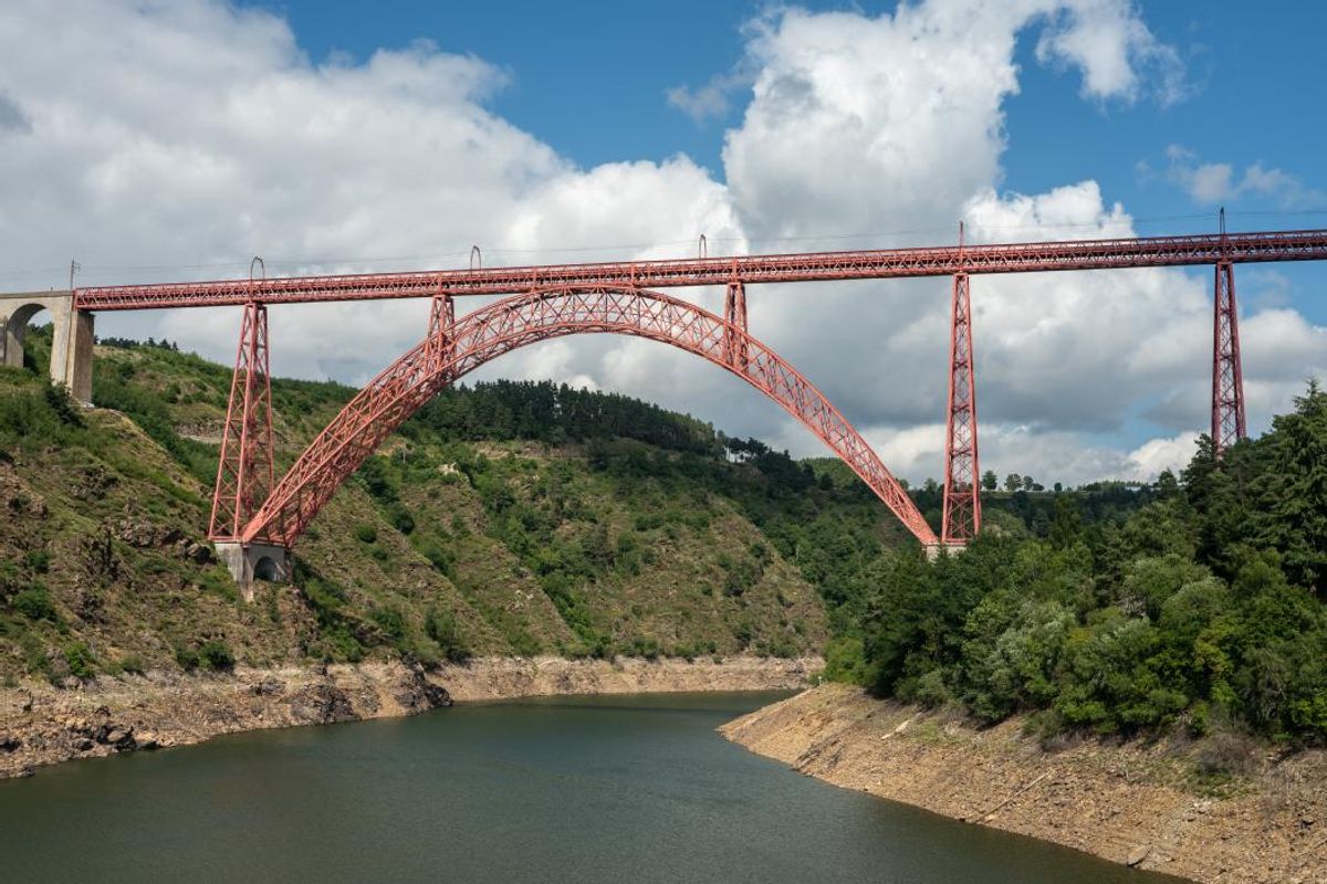 Pourquoi le viaduc de Garabit est-il toujours un incontournable du ...
