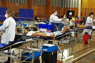 67 donneurs à la collecte de sang de Saint-Amant-Tallende