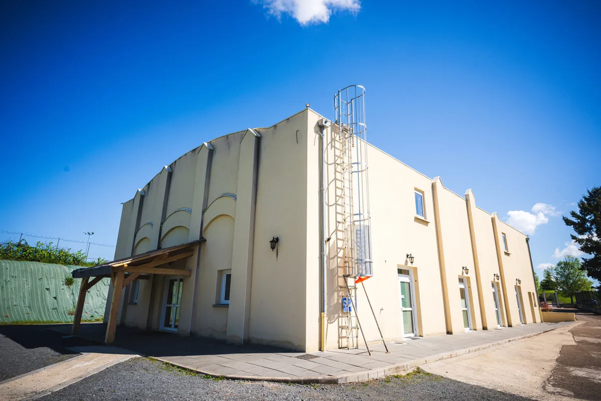 Armé d'une hache et d'un couteau, il menace les fidèles de la mosquée de Montluçon