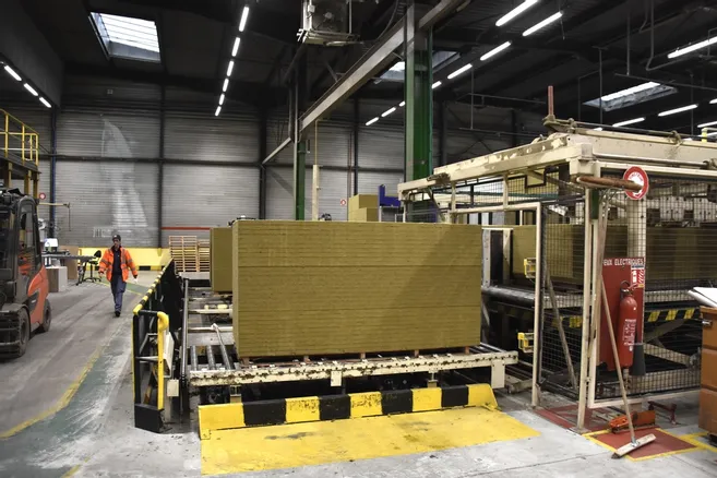 Le groupe Rockwool pourrait investir 100 millions d'euros dans son usine du Puy-de-Dôme - La Montagne